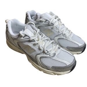 New Balance 530 Sneaker in Silver Metallic & Linen Mens 7.5/Womens 9 Grey Beige